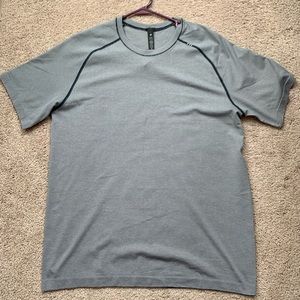 Brand new WO tags Men’s Large Lululemon Metal Vent Tech Short Sleeve Shirt 2.0